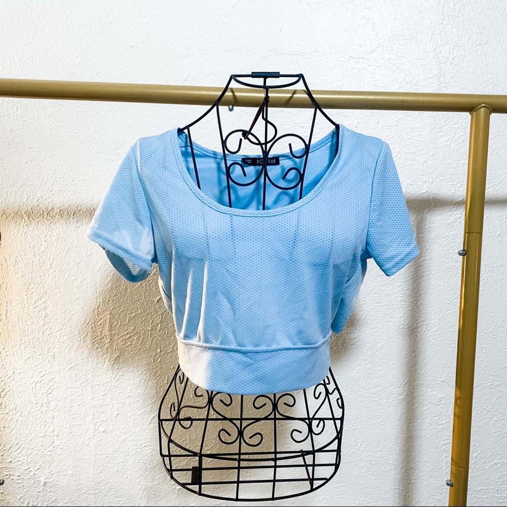 Med - Blue athletic crop top with cute back